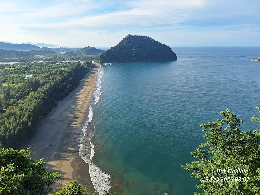 Puncak Gunung Geurutee: Petualangan di Aceh Jaya