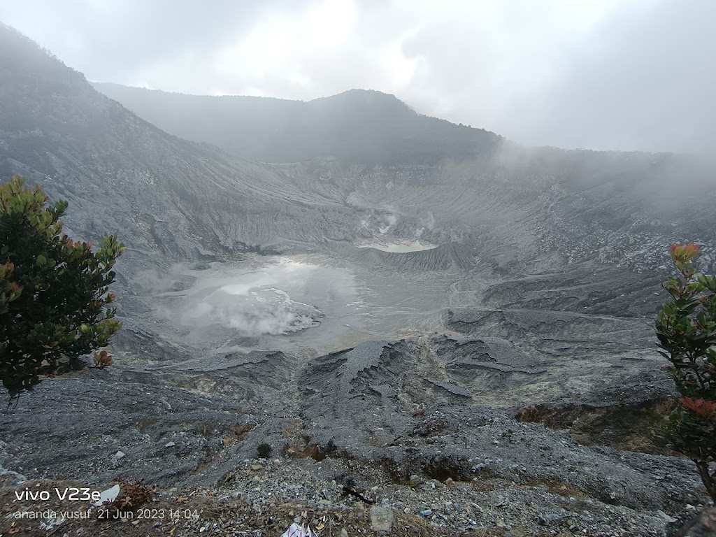Misteri Gunung Tangkuban Parahu: Legenda, Keindahan, dan Petualangan di Jawa Barat