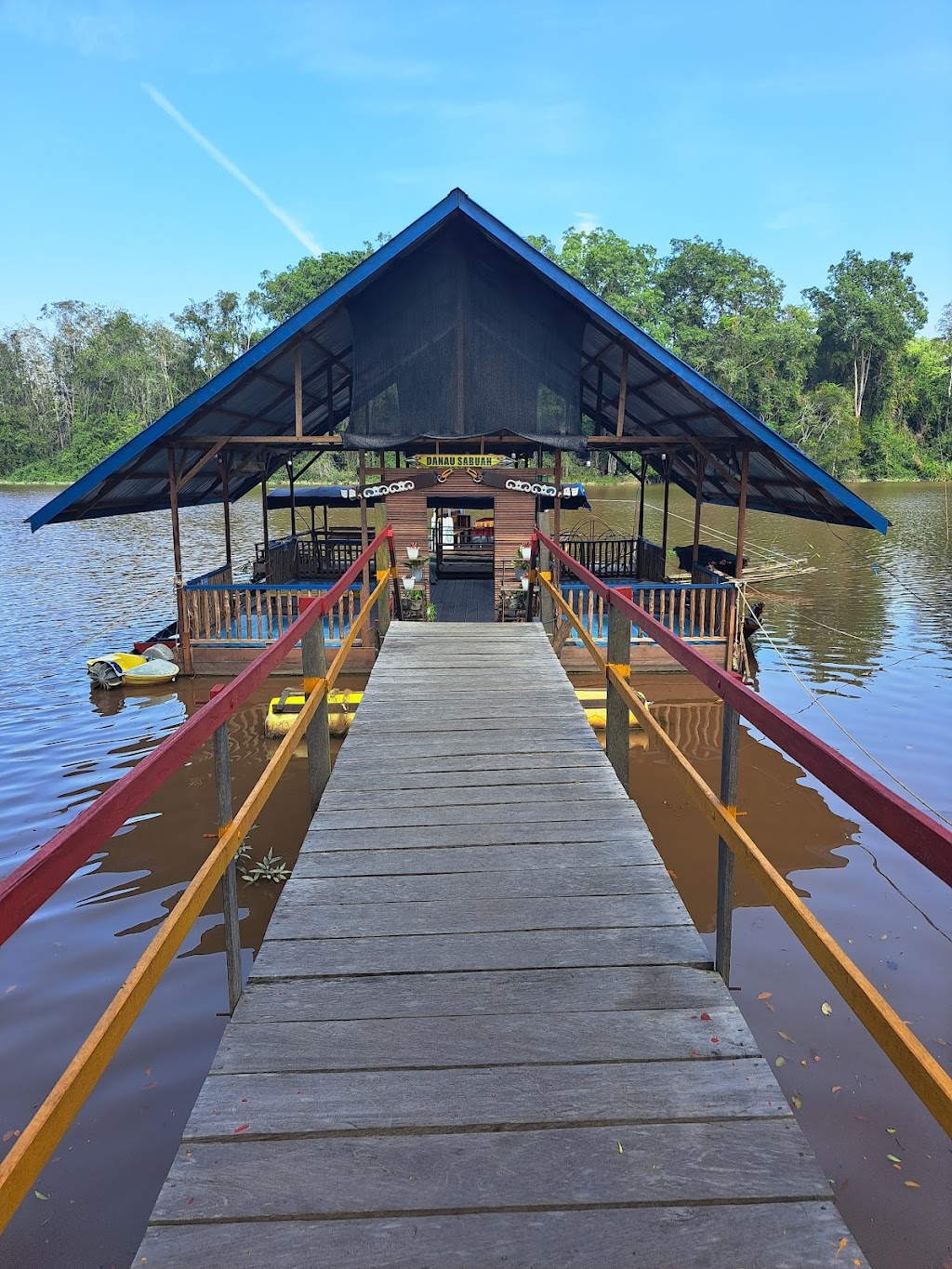 Pesona Danau Sabuah: Surga Tersembunyi di Kalimantan Tengah