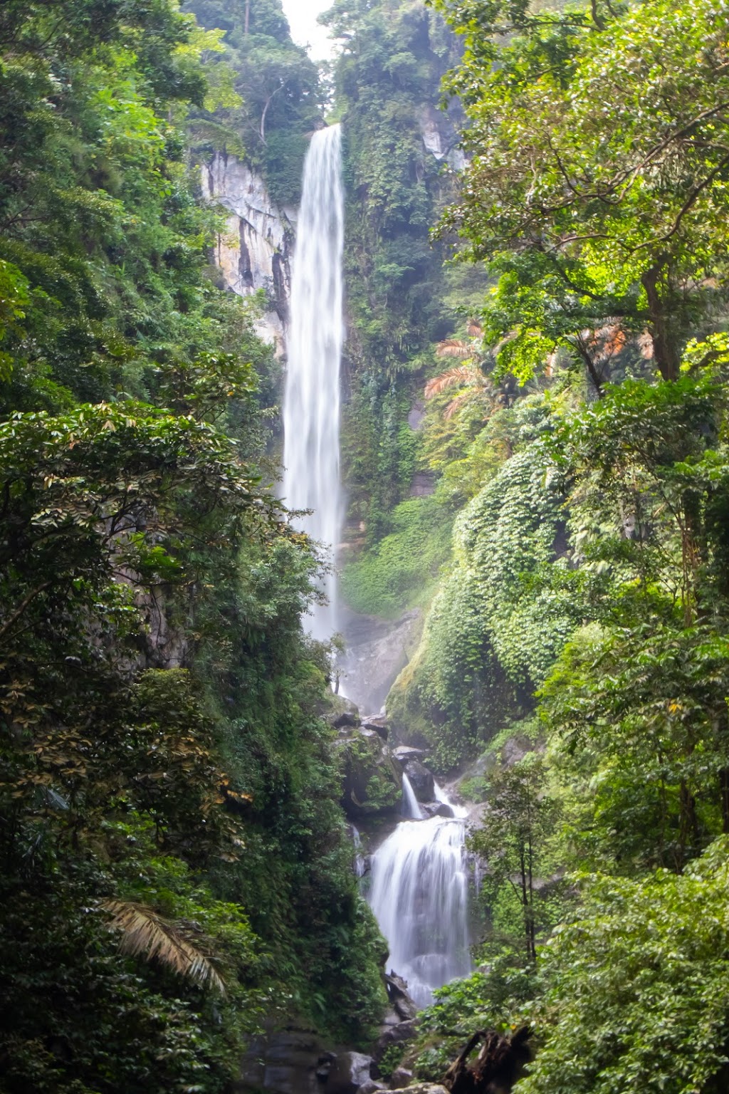 Air Terjun Agal: Pesona Tersembunyi di Sumbawa