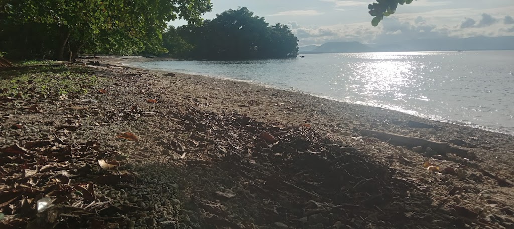 Pesona Pantai Luari Besar, Halmahera Utara: Surga Tersembunyi di Maluku Utara