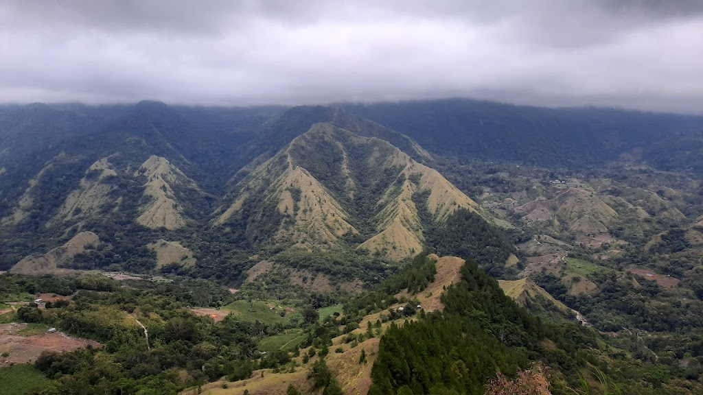 Puncak Gunung Nona: Petualangan di Sulawesi Selatan