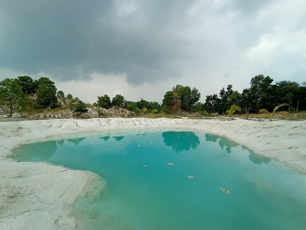 Pesona Kawah Biru Pekanbaru: Keindahan Tersembunyi di Riau