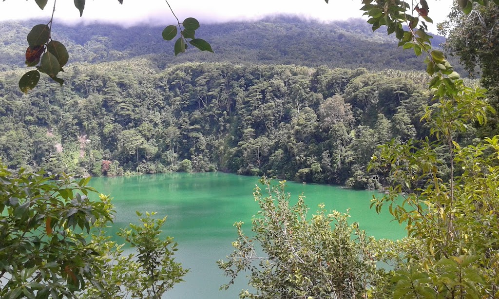 Pesona Danau Tolire Kecil: Keajaiban Tersembunyi di Ternate