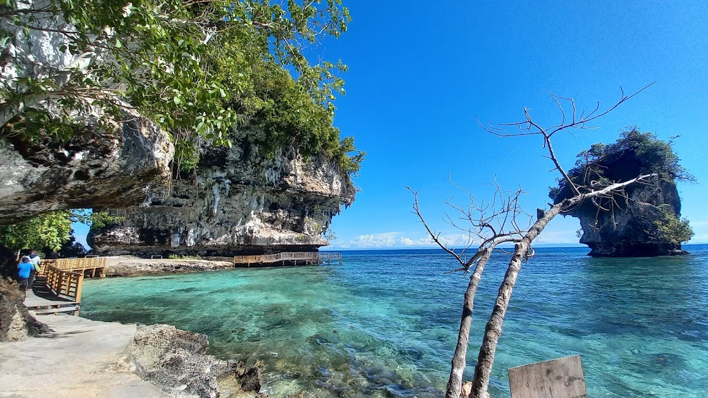 Pantai Kuburan Tua Padwa: Pesona Tersembunyi di Biak Numfor