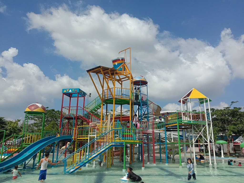 Boombara Waterpark Pekanbaru: Petualangan Air yang Menyegarkan di Riau