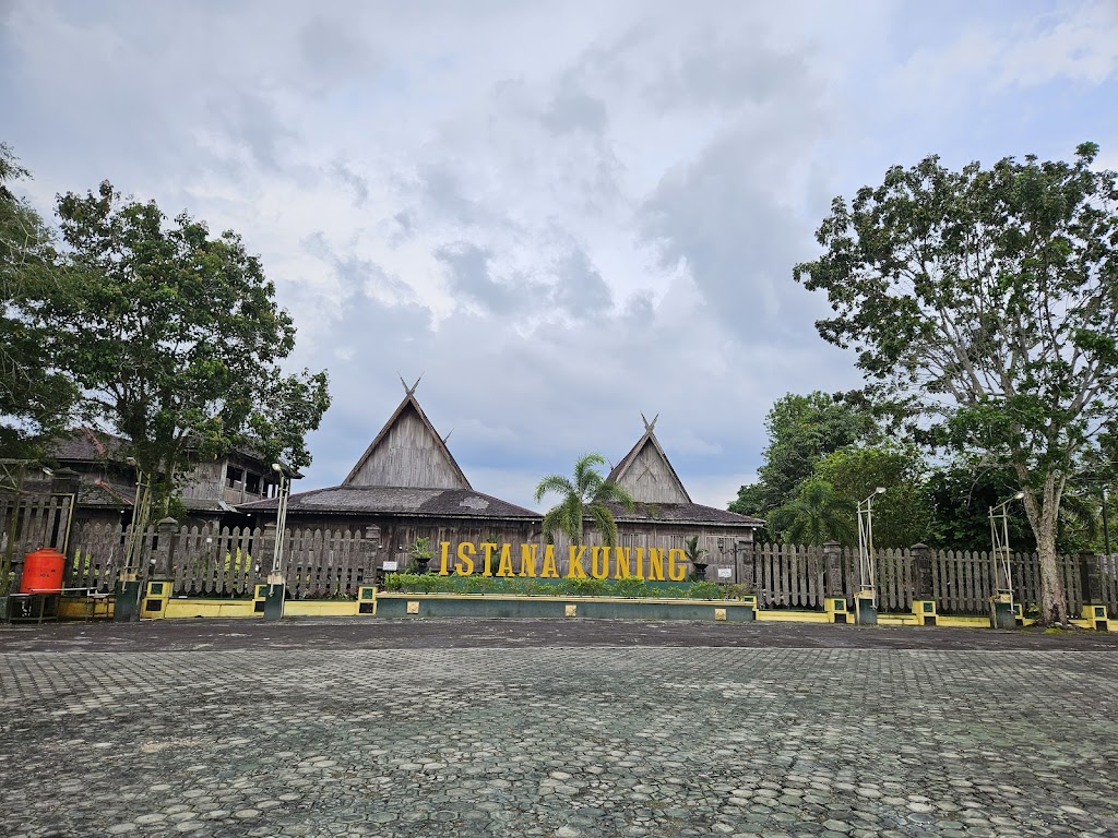 Istana Kuning: Pesona Bangunan Bersejarah di Kalimantan Tengah