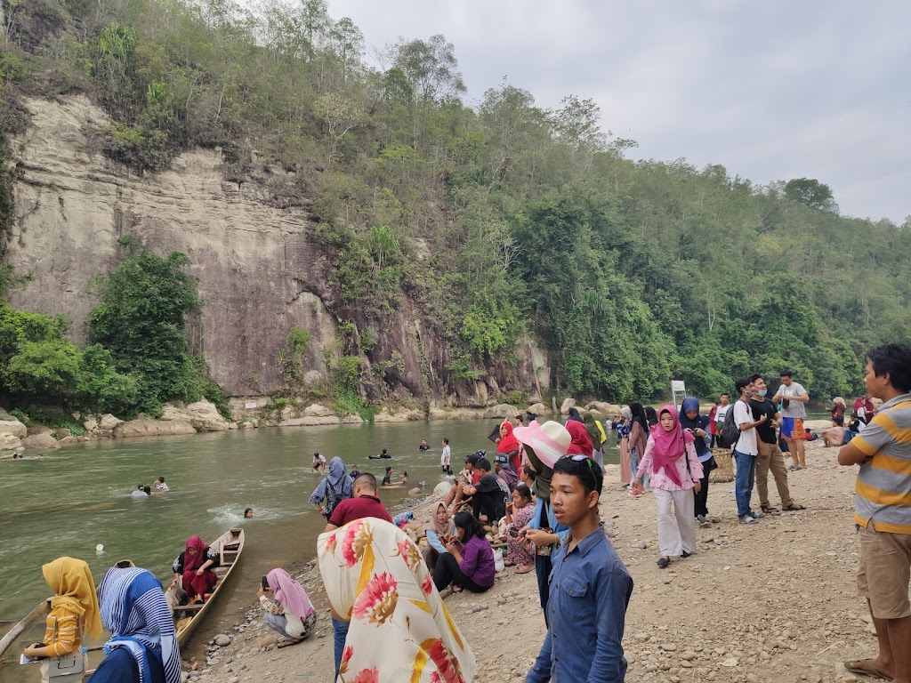 Pesona Alam Lubuk Putih, Sumatera Selatan: Surga Tersembunyi di Muara Enim