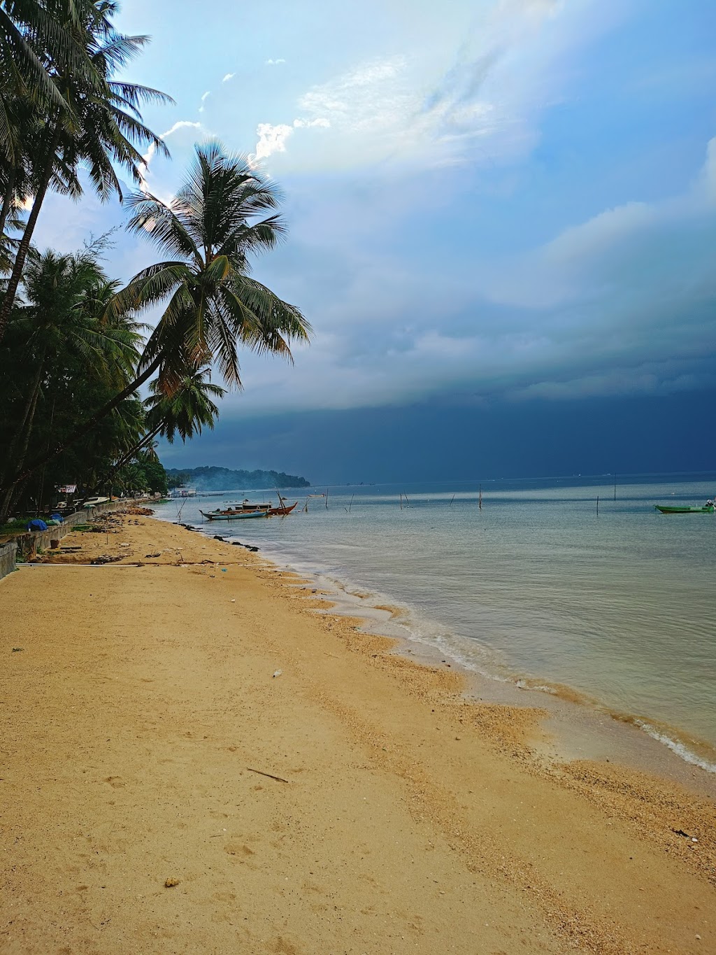 Pantai Nemo Batam: Pesona Tersembunyi di Teluk Mata Ikan