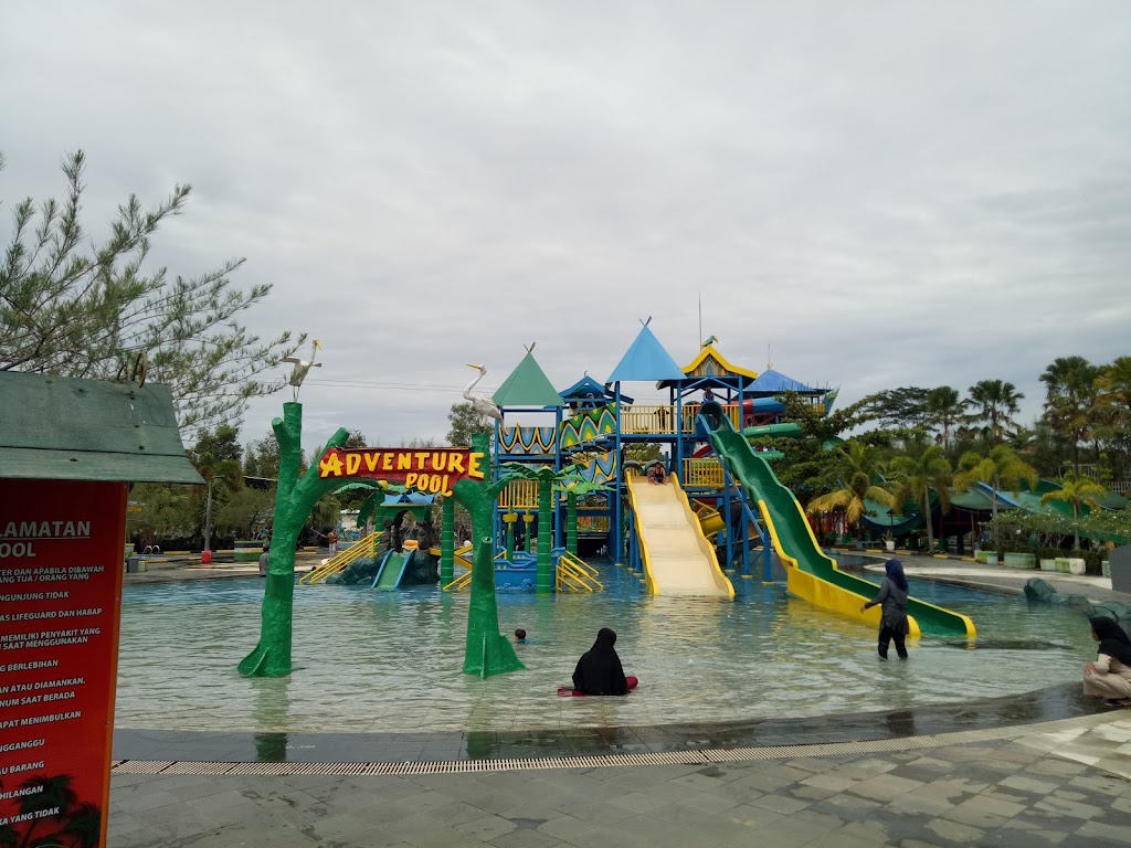 Labersa Water Park Riau Fantasi: Petualangan Air yang Menyegarkan di Riau