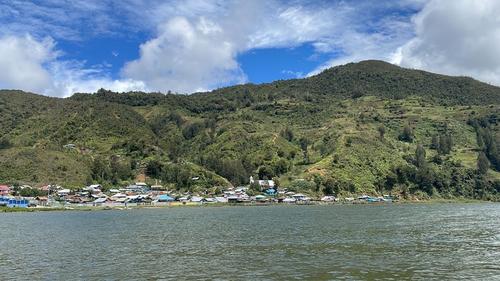 Pesona Danau Paniai: Surga Tersembunyi di Papua