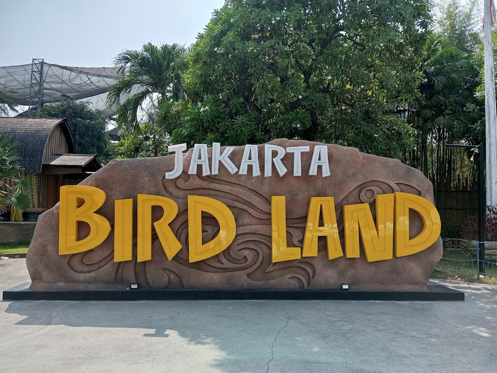 Jakarta Bird Land: Petualangan Seru di Hutan Kota Jakarta