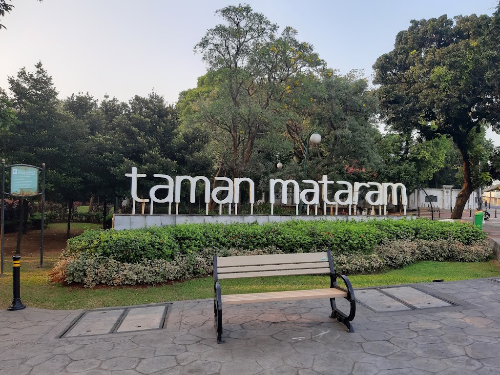 Menikmati Keindahan Taman Mataram Jakarta