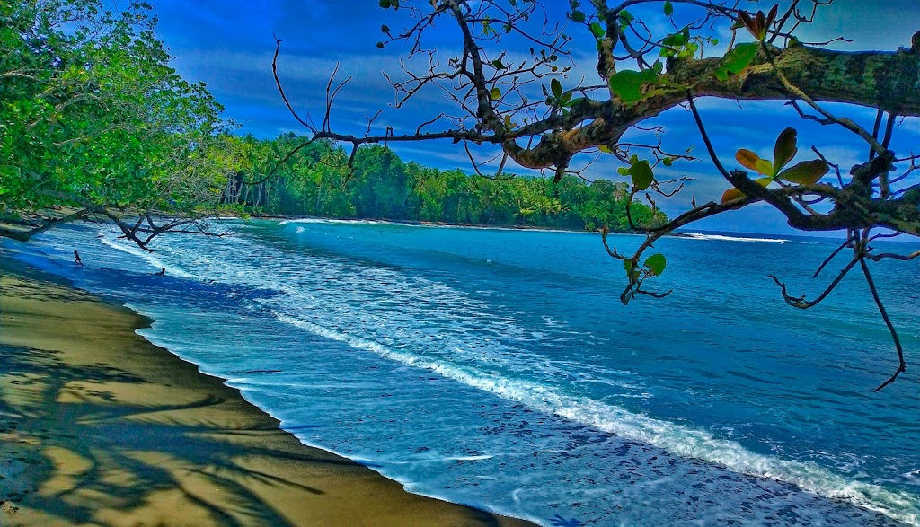 Jelajahi Taman Wisata Sidey, Permata Tersembunyi di Papua Barat