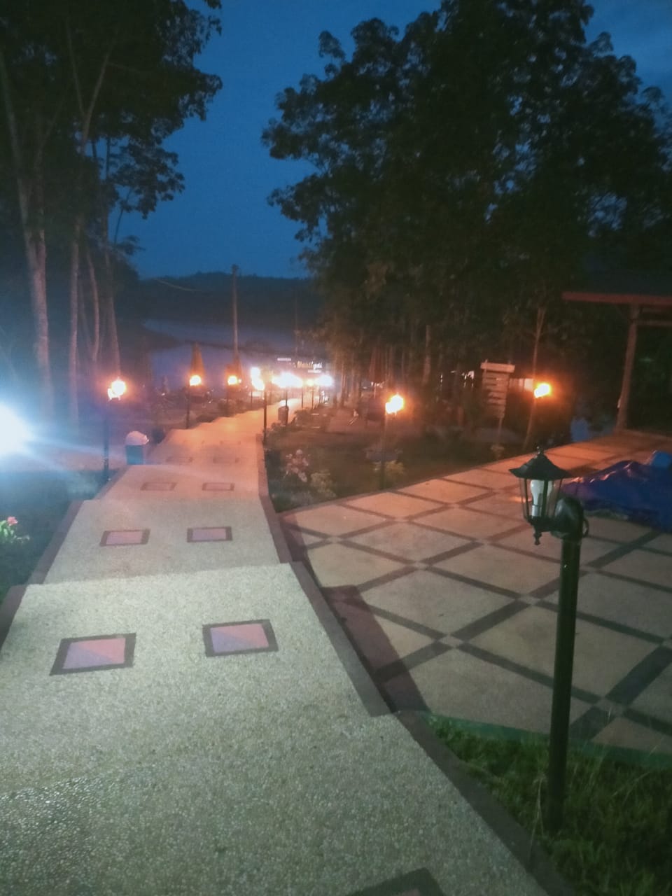 Pesona Tepi Mahligai Desa Pulau Gadang, Riau: Keindahan Alam di Tengah Perbukitan