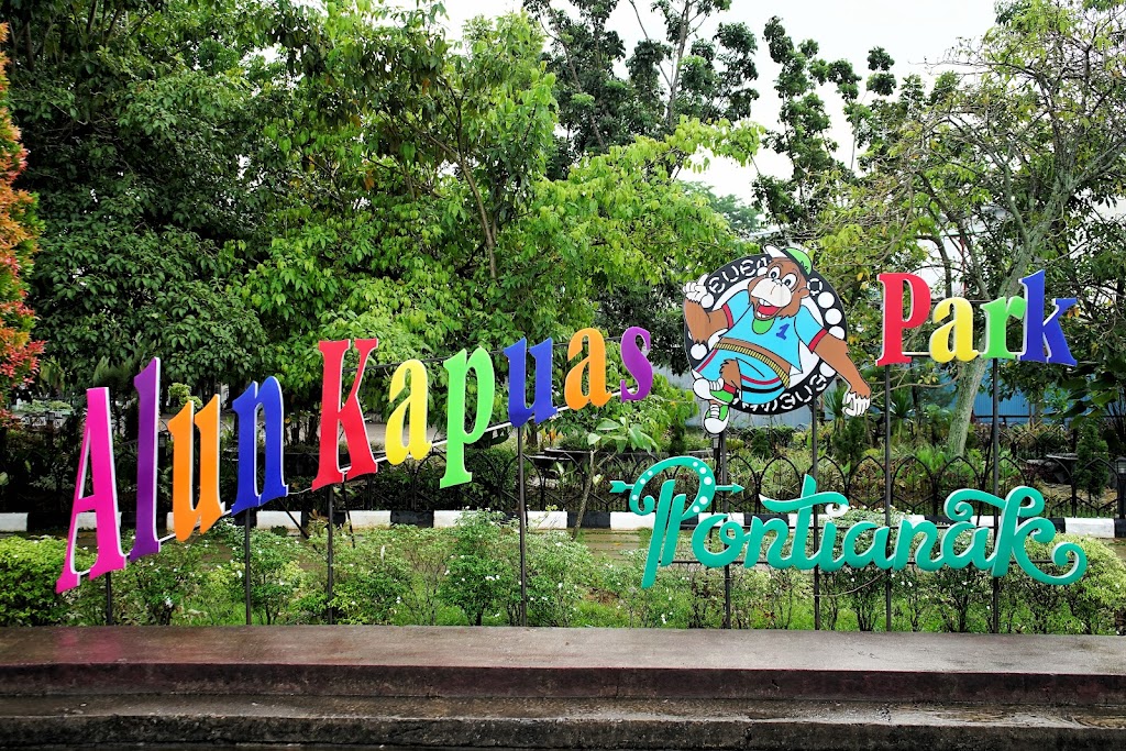 Menikmati Keindahan Taman Alun-Alun Kapuas, Pontianak
