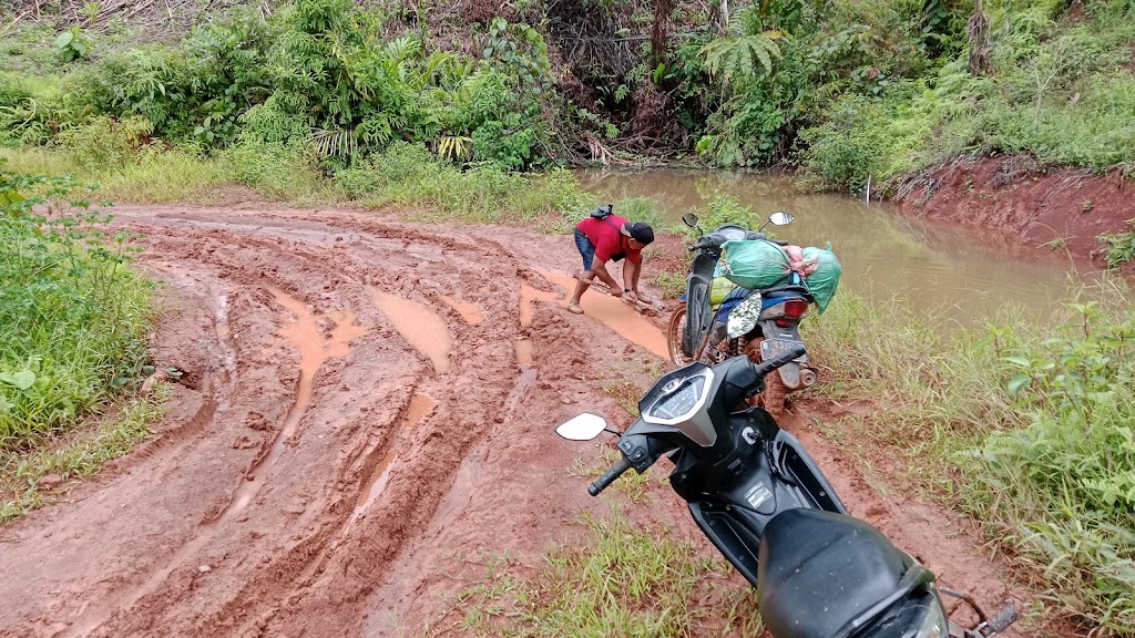 Jelajahi Pesona Wisata Tanah Merah Kinatang di Sulawesi Barat