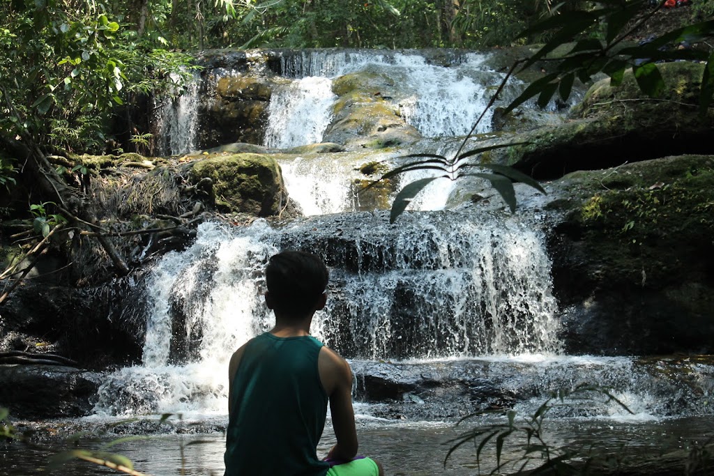 Air Terjun Lepung Iring: Pesona Tersembunyi di Kalimantan Barat