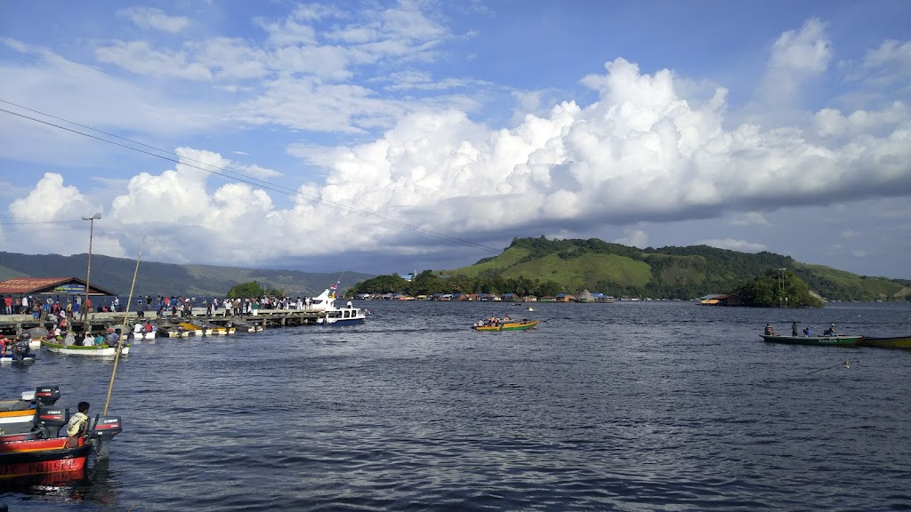Pesona Danau Sentani: Surga Tersembunyi di Papua