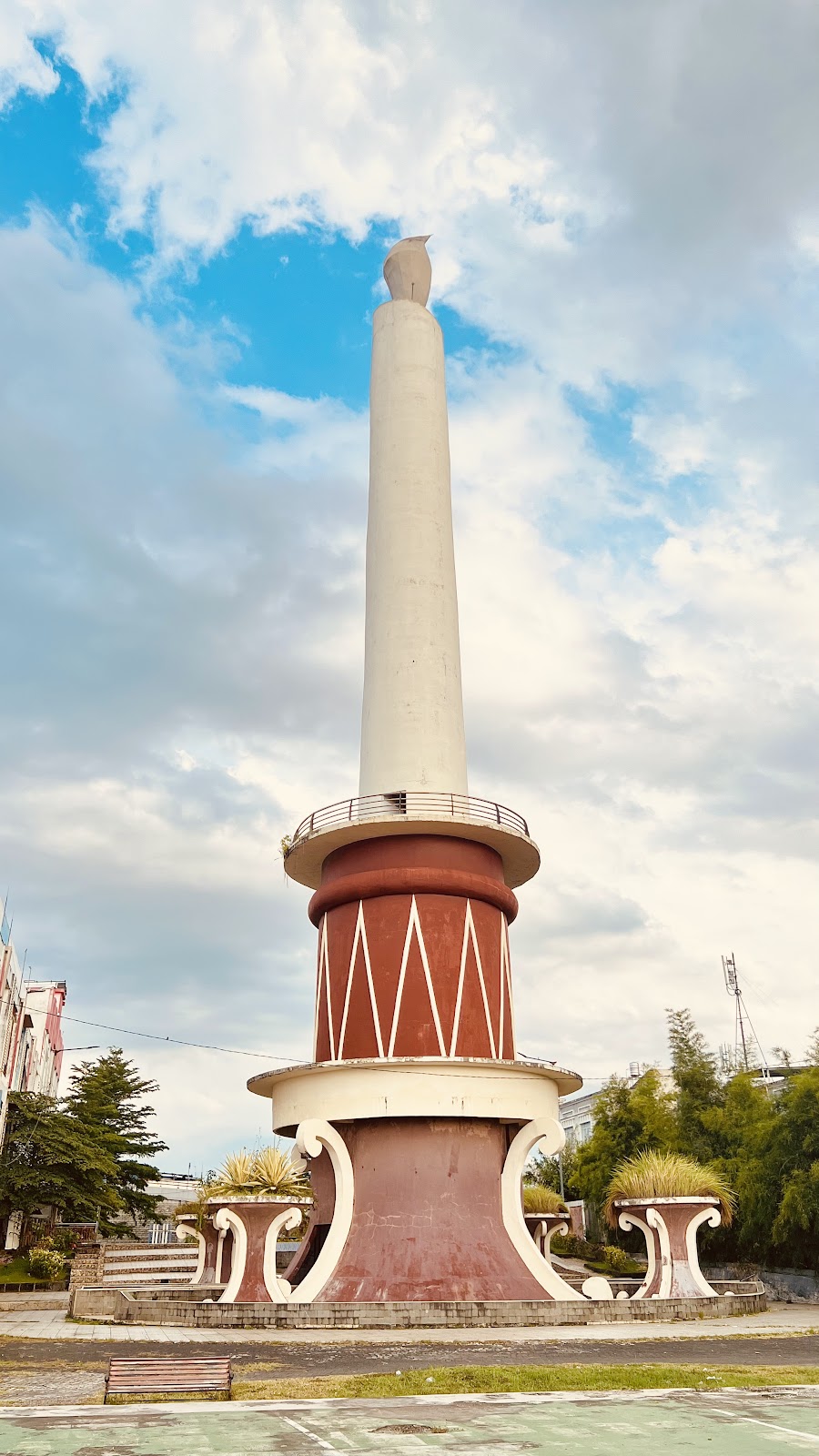 Tugu Lilin Manado: Pesona Sejarah di Sulawesi Utara